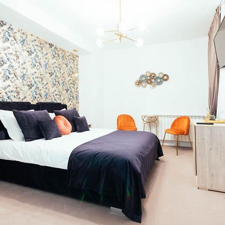 Liane Boutique Hotel 큼홀룸그몰도베네스크 외부 사진